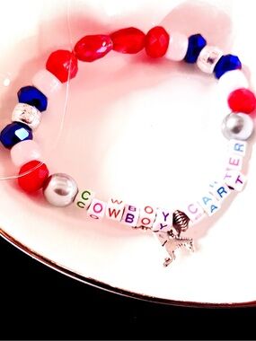 BUY1GET1FREE Beyoncé Cowboy Carter Bee Hive friendship bracelet